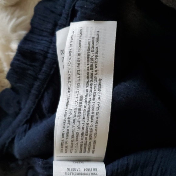 Hollister Navy Boho Top With Embroidery M - Picture 9 of 10